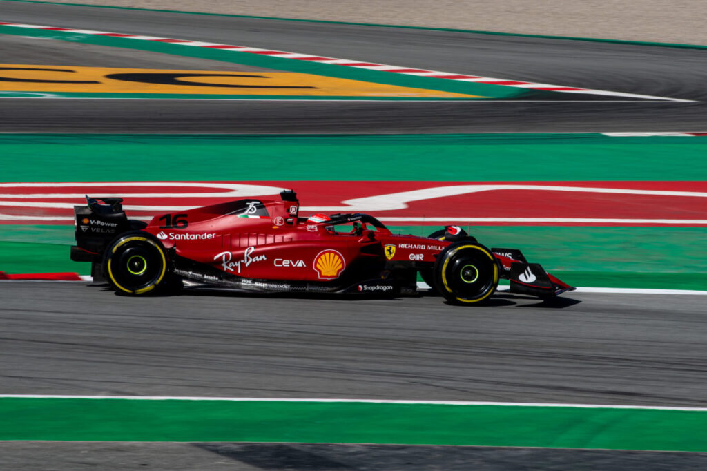F1 | Cosa dice il regolamento sulle visiere a strappo, le Tear-off? Nel 2016 un tentativo (fallito) per tenerle in abitacolo F1 | Cosa dice il regolamento sulle visiere a strappo, le Tear-off? Nel 2016 un tentativo (fallito) per tenerle in abitacolo