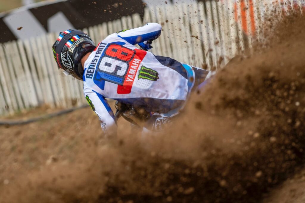 MXGP | GP Charente Maritime 2022: Seewer batte Gajser in volata in gara-1 MXGP | GP Charente Maritime 2022: Seewer batte Gajser in volata in gara-1