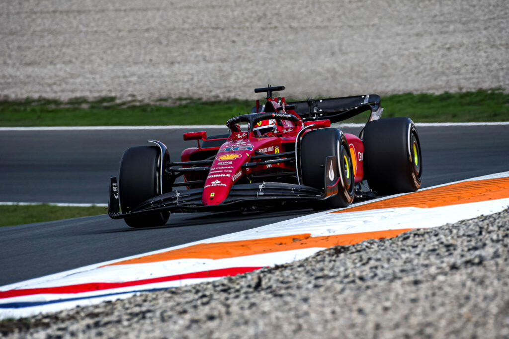 F1 | GP Olanda 2022, qualifiche: Verstappen la spunta per 21 millesimi, che battaglia con Leclerc (2°) e Sainz (3°) gp olanda