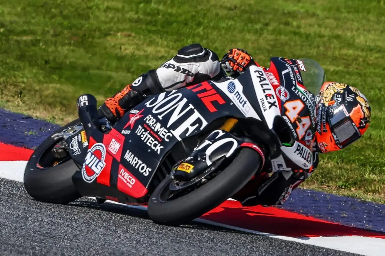 Moto2 | GP Austria 2025, FP2: primato con caduta per Arón Canet