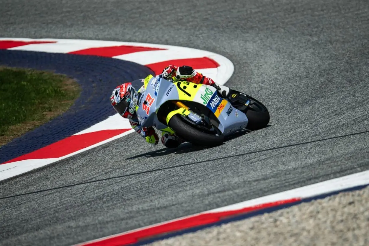 MotoE | GP Austria 2025, Gara 2: Matteo Ferrari batte Casadei e mette a segno la doppietta